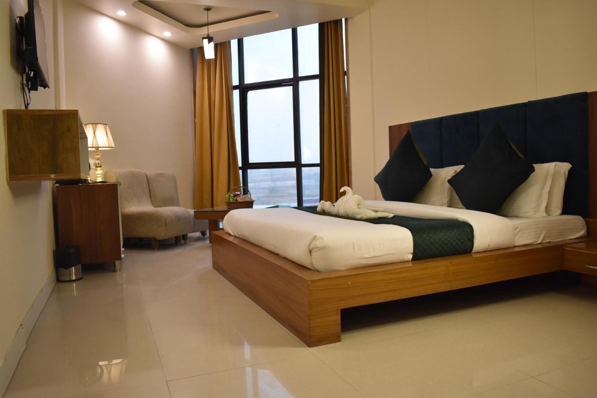 Hotel Padmini Palace Rāni Pokhri Εξωτερικό φωτογραφία