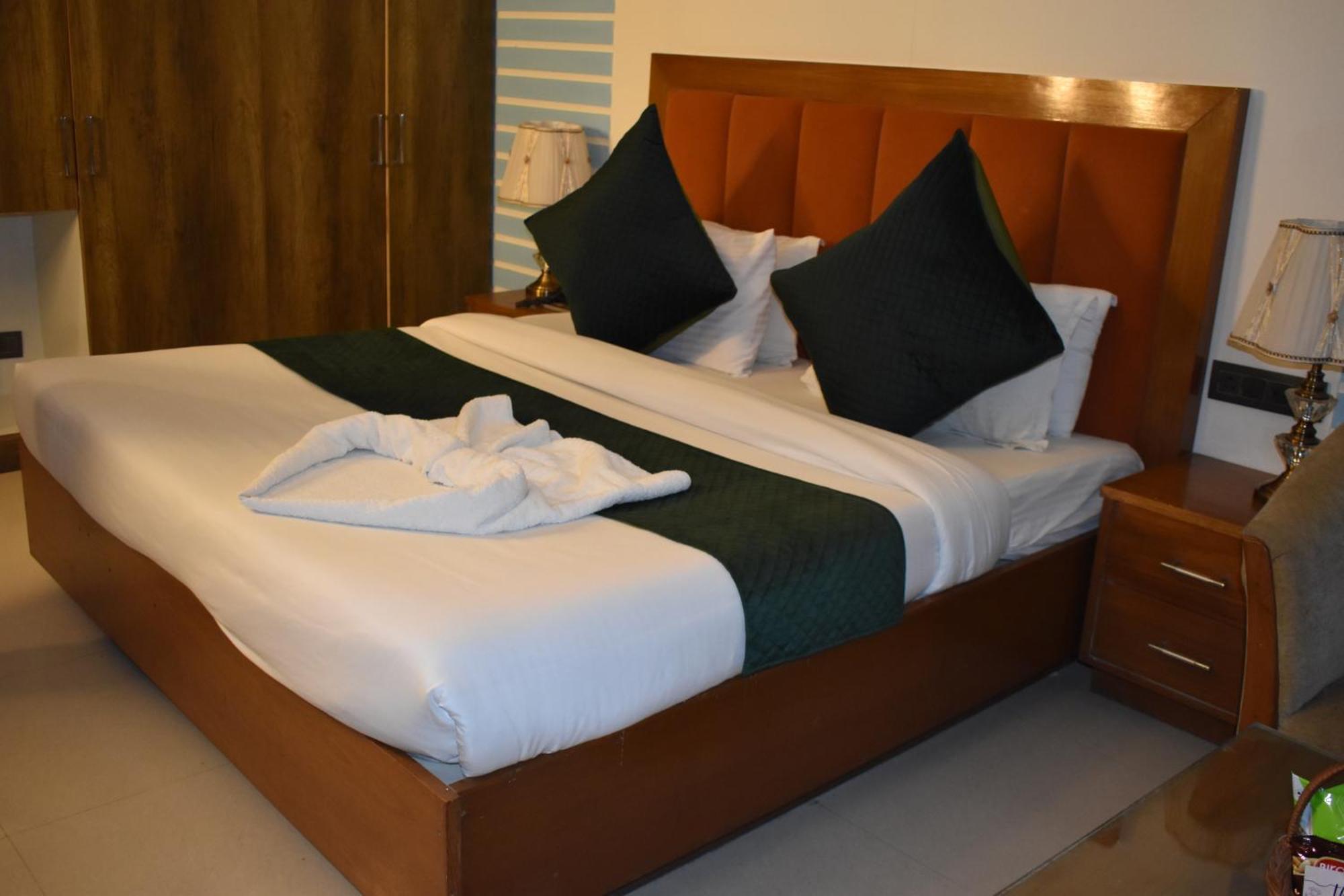 Hotel Padmini Palace Rāni Pokhri Εξωτερικό φωτογραφία