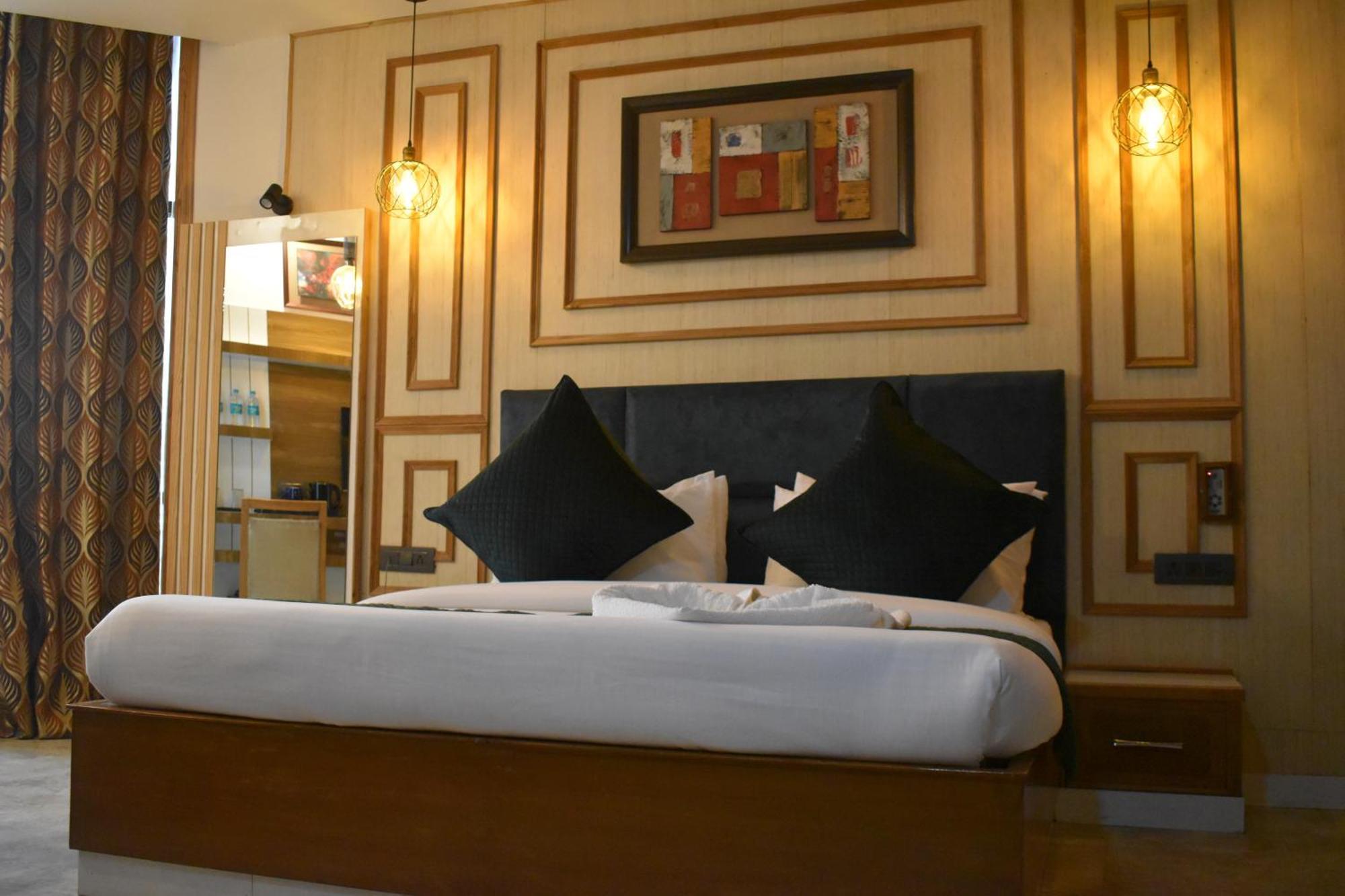 Hotel Padmini Palace Rāni Pokhri Εξωτερικό φωτογραφία