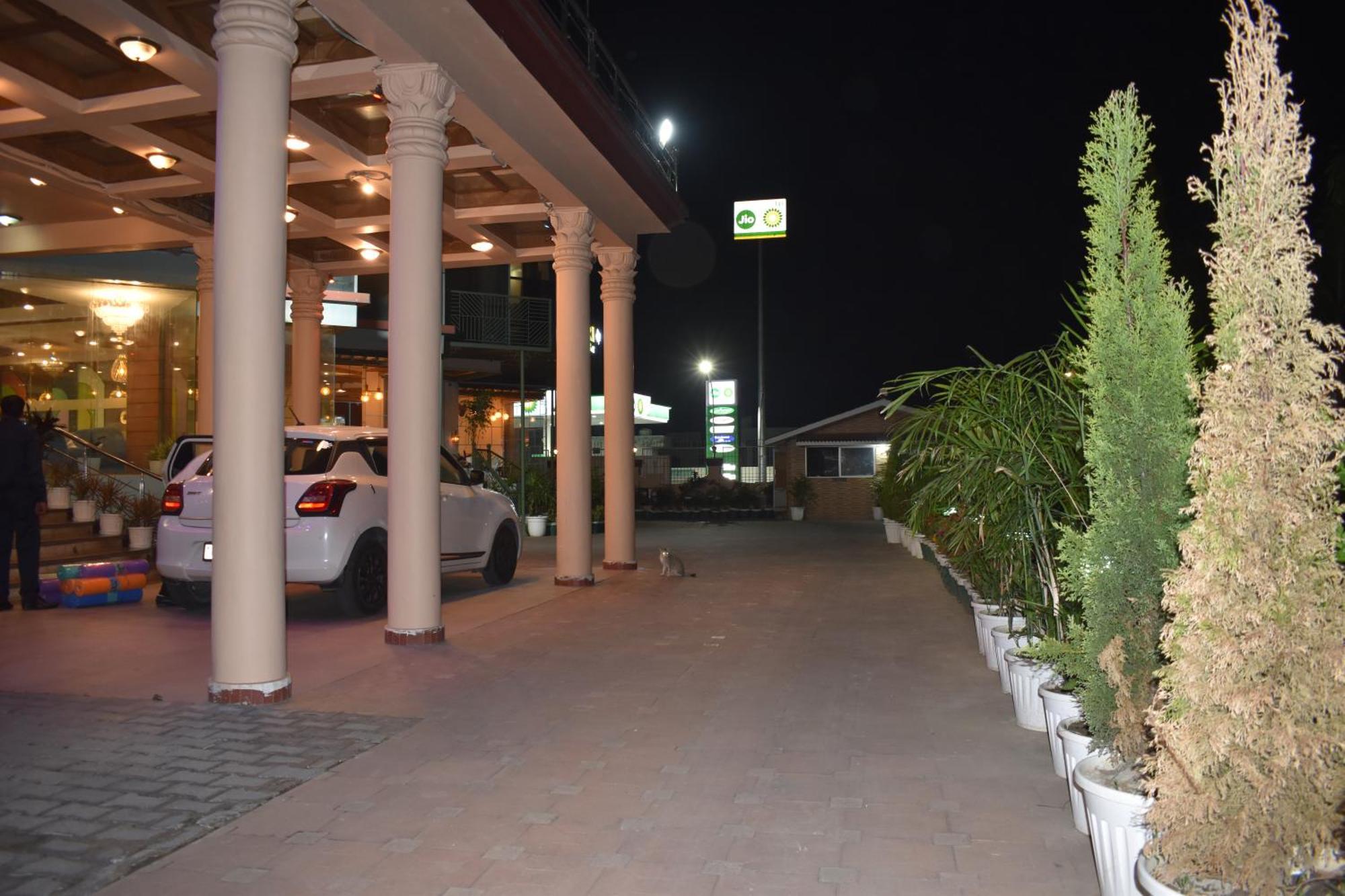Hotel Padmini Palace Rāni Pokhri Εξωτερικό φωτογραφία